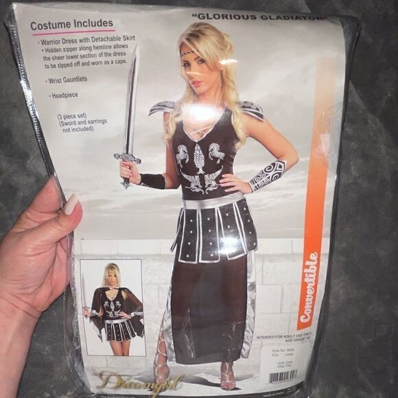 Glorious Gladiator Costume    - Picture 1 of 5